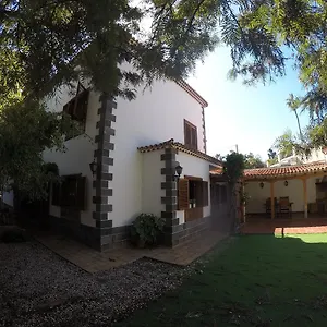 https://villa-old-peak.in-canary-islands.com
