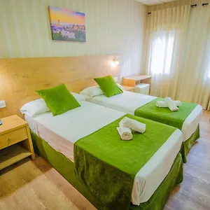 https://hotel-solymar-malaga.hotelsinnerja.org